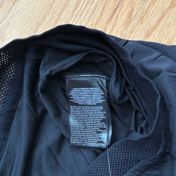 The North Face Men’s Flight Stridelight Shorts in TNF Black Large x 6” inseam - Picture 8 of 12